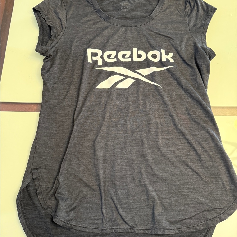 Reebok Women's Renew High Low Tee Black Short Cap Sleeve Big Logo Size M
